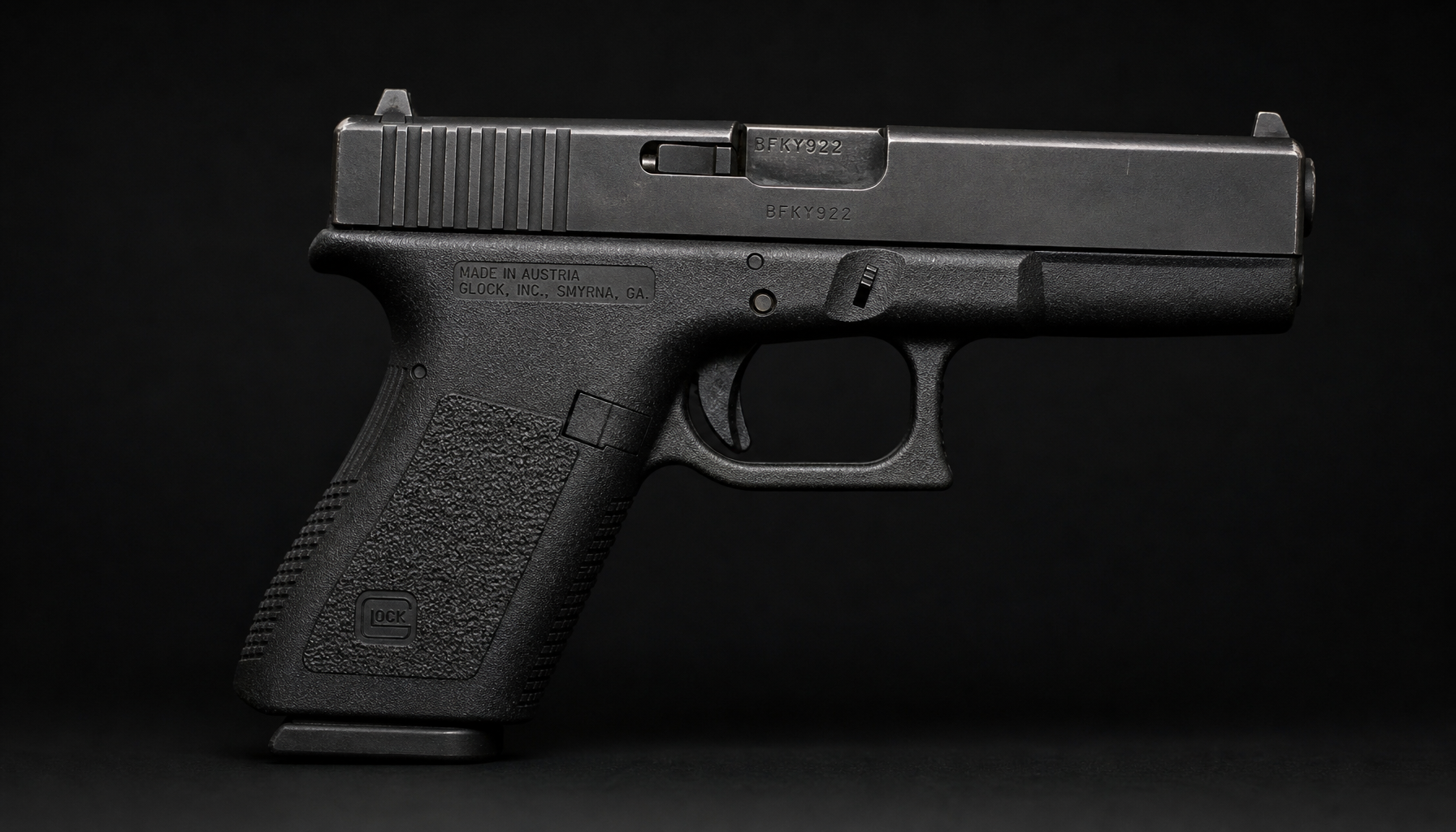 The Glock 22 in .40, ubiquitous in 1990s police holsters.